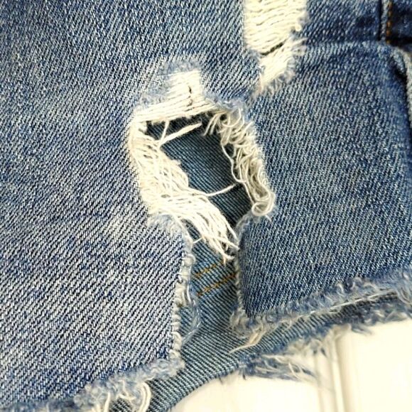 Guess High-Waisted Distressed Denim Cut Off Shorts - Picture 3 of 9